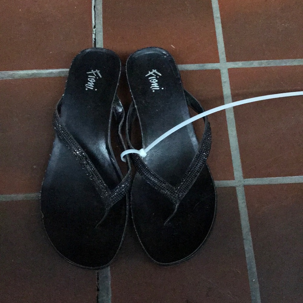 Fioni women’s sandals